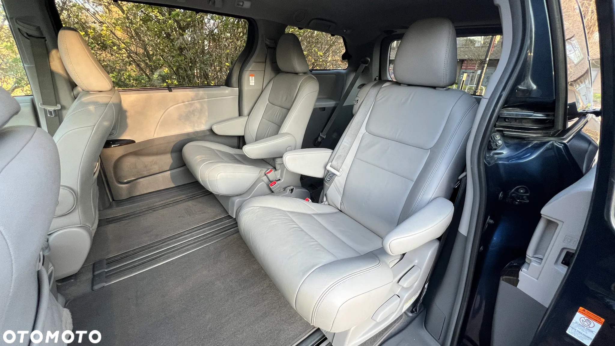 Toyota Sienna 3.5 V6 - 10