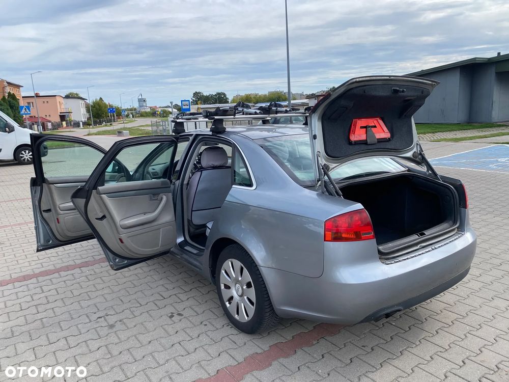 Audi A4 Limousine - 8