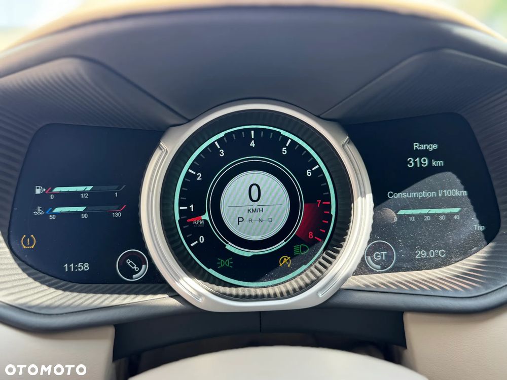 Aston Martin DB11 Launch Edition - 18