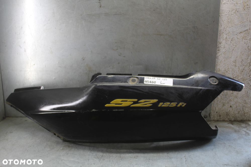 Daelim s2 125 Bok boczek osłona owiewka ogon lewy lewa - 1