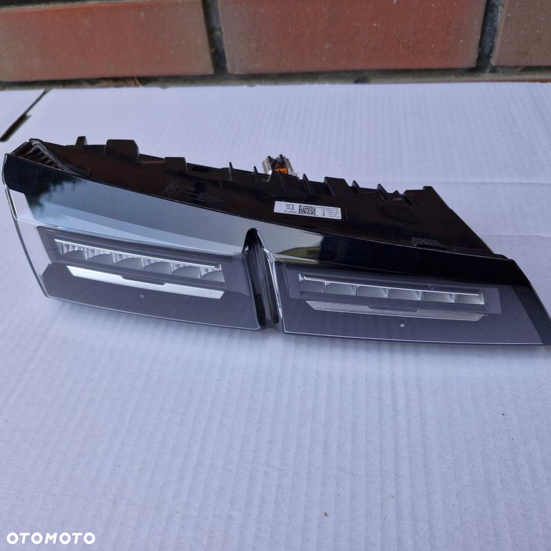 LAMPA LED KLAPY BAGAŻNIKA TYŁ TYLNEJ LEWA PEUGEOT 308 III P5 T10 9835300680 - 4
