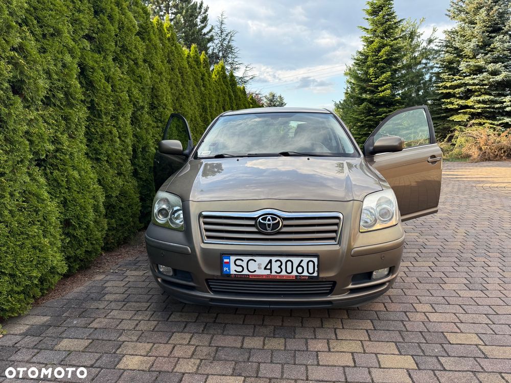 Toyota Avensis - 8