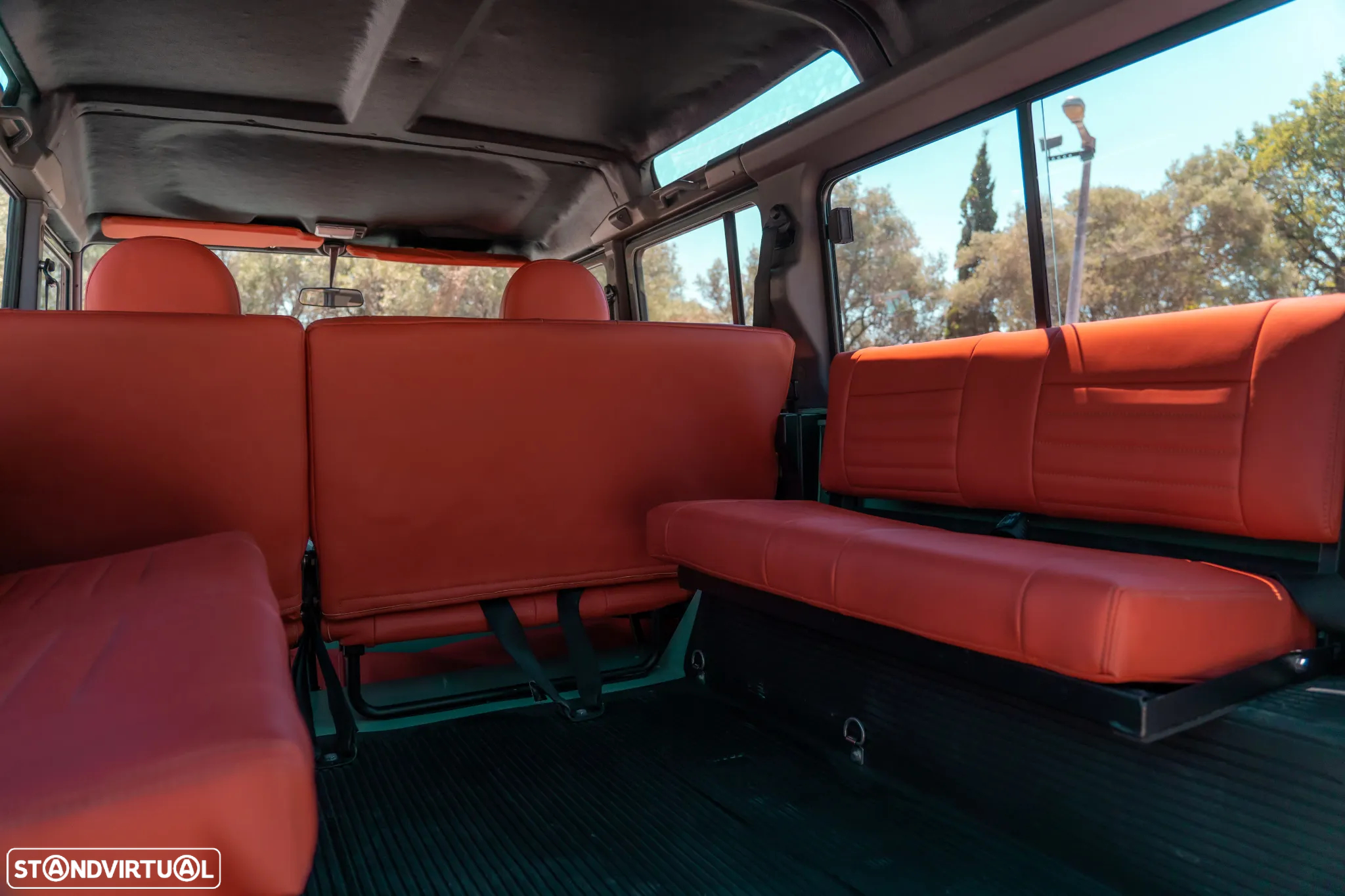 Land Rover Defender 110 SW 2.5 Td5 SE - 16