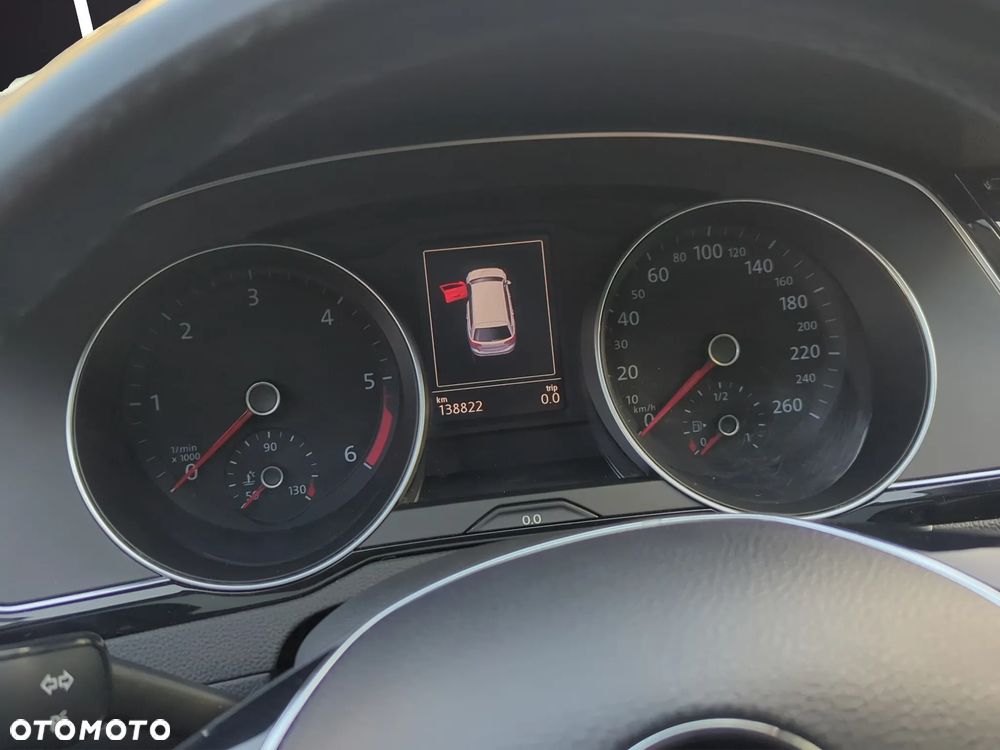 Volkswagen Passat - 19