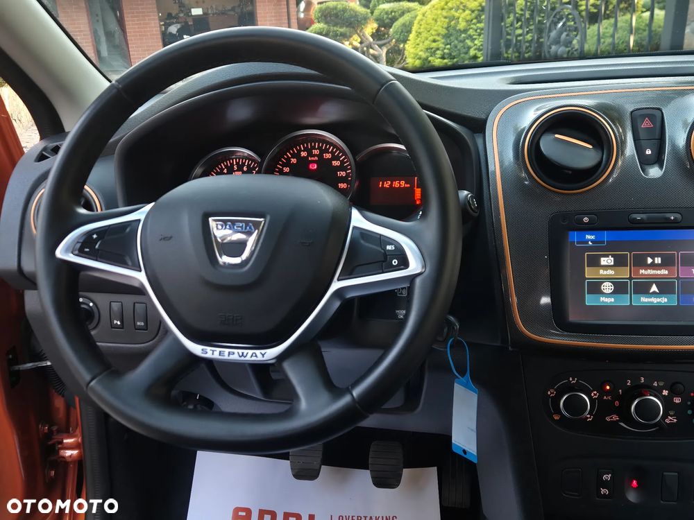 Dacia Sandero TCe 90 Celebration - 24