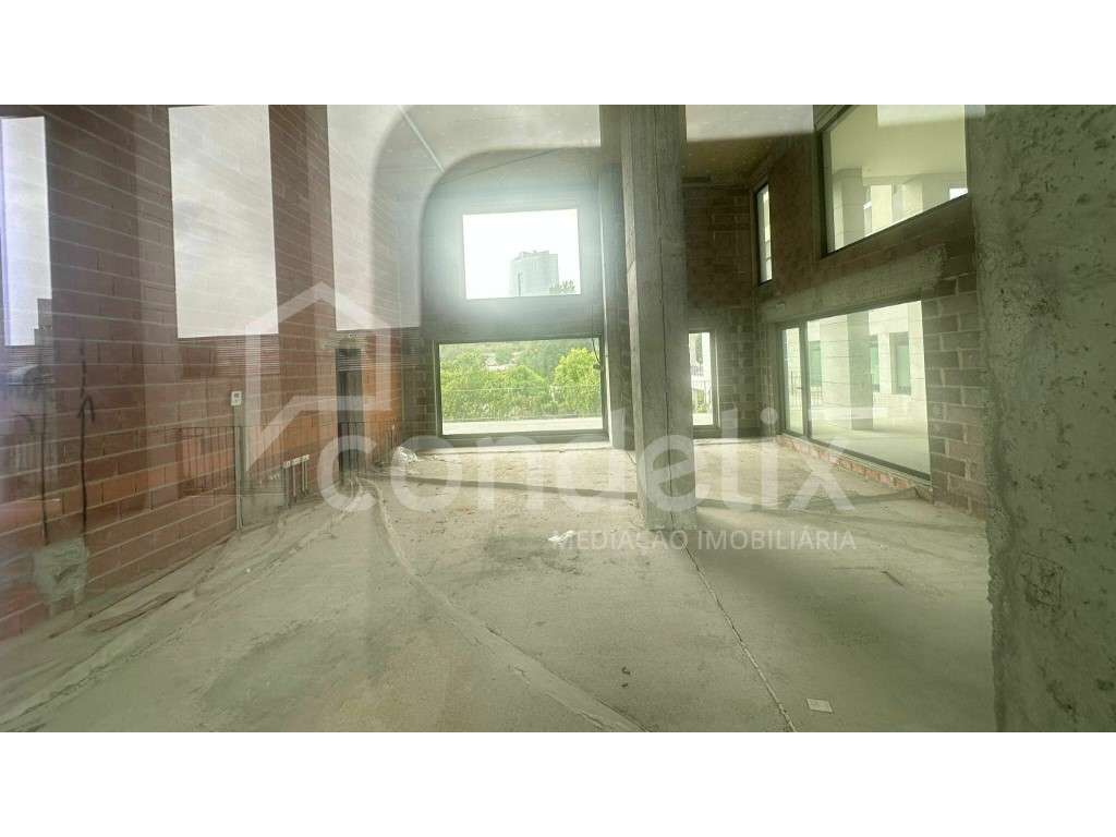 Loja para arrendamento no edifício Antas Green, Campanhã - Grande imagem: 5/17