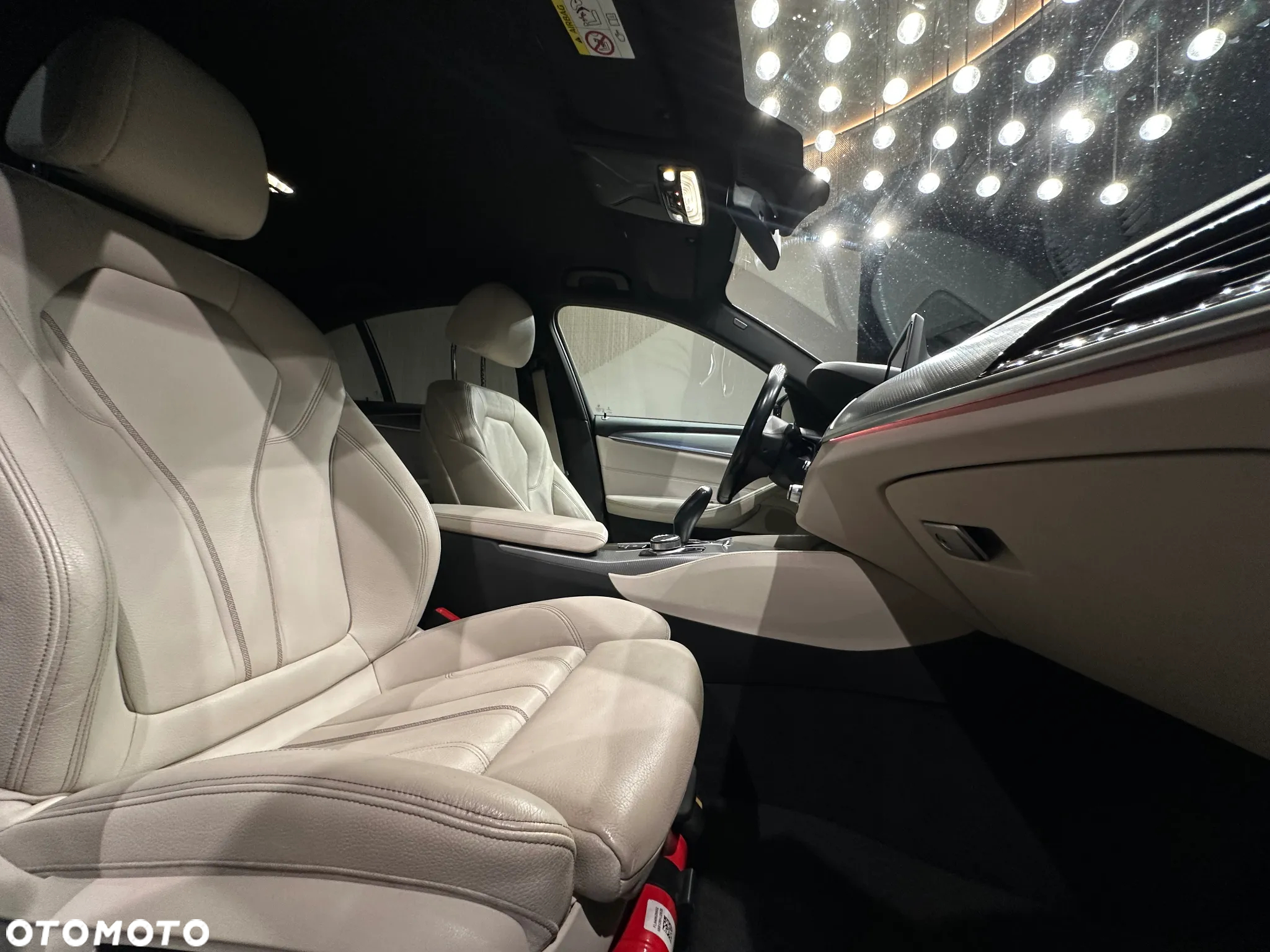 BMW Seria 5 520d M Sport - 12
