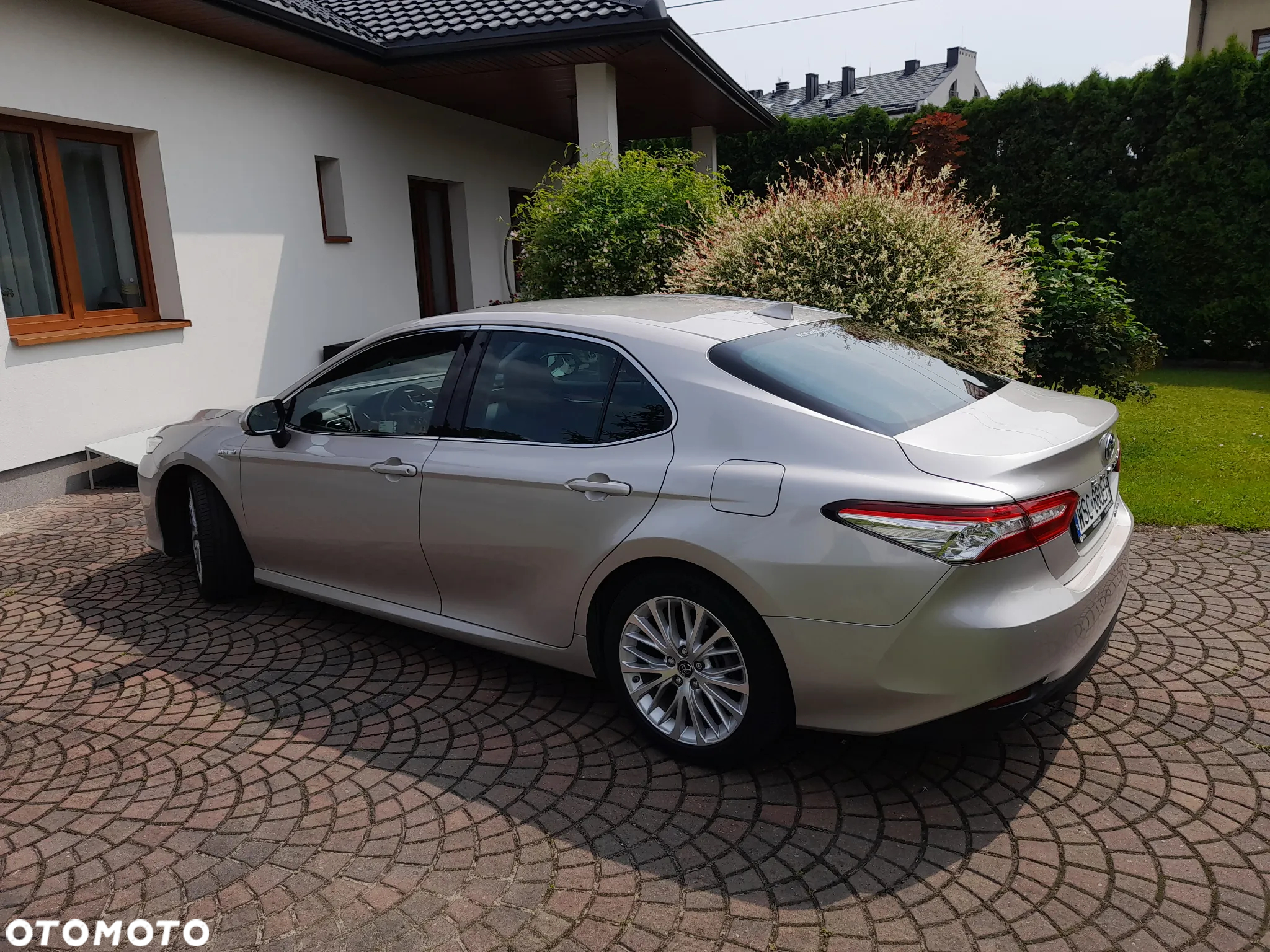 Toyota Camry 2.5 Hybrid Executive CVT - 10
