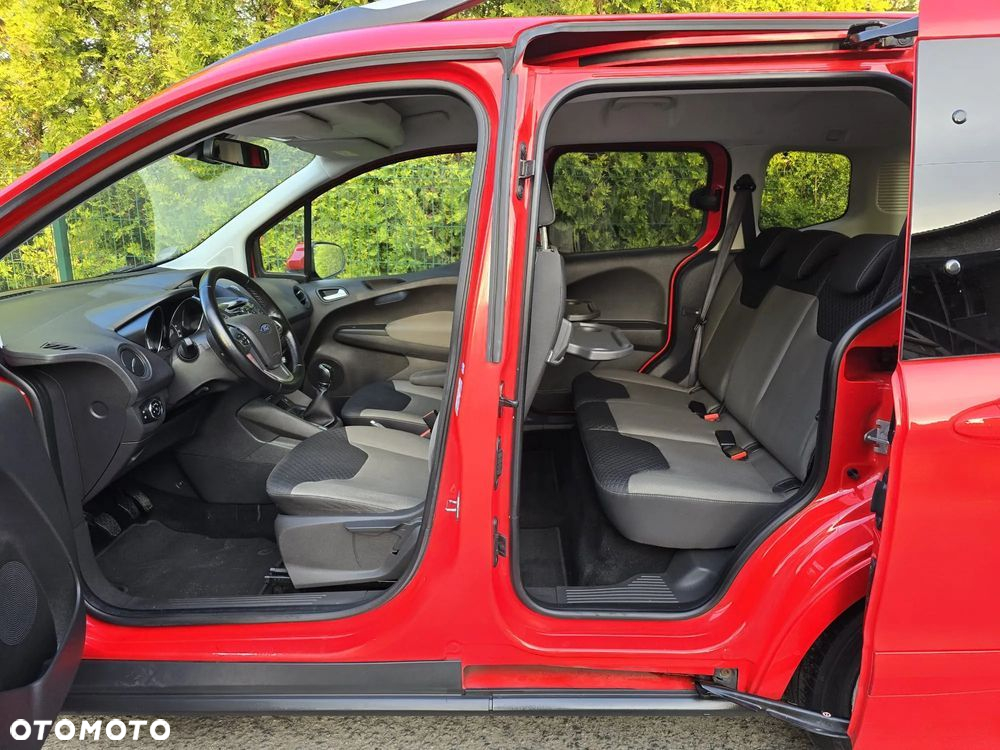 Ford Tourneo Courier 1.0 EcoBoost Titanium - 29