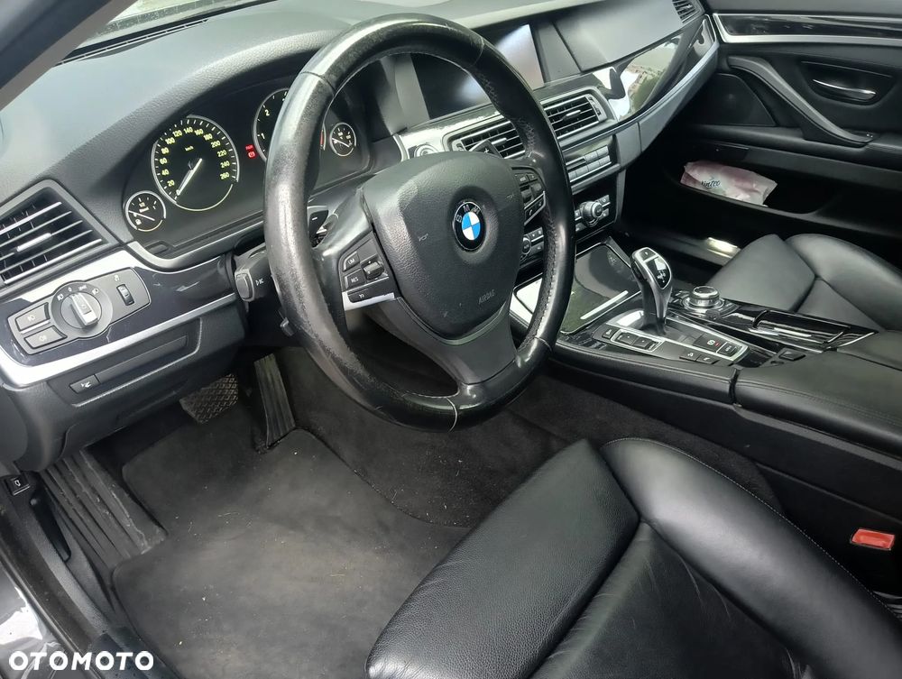 BMW Seria 5 530d xDrive - 8