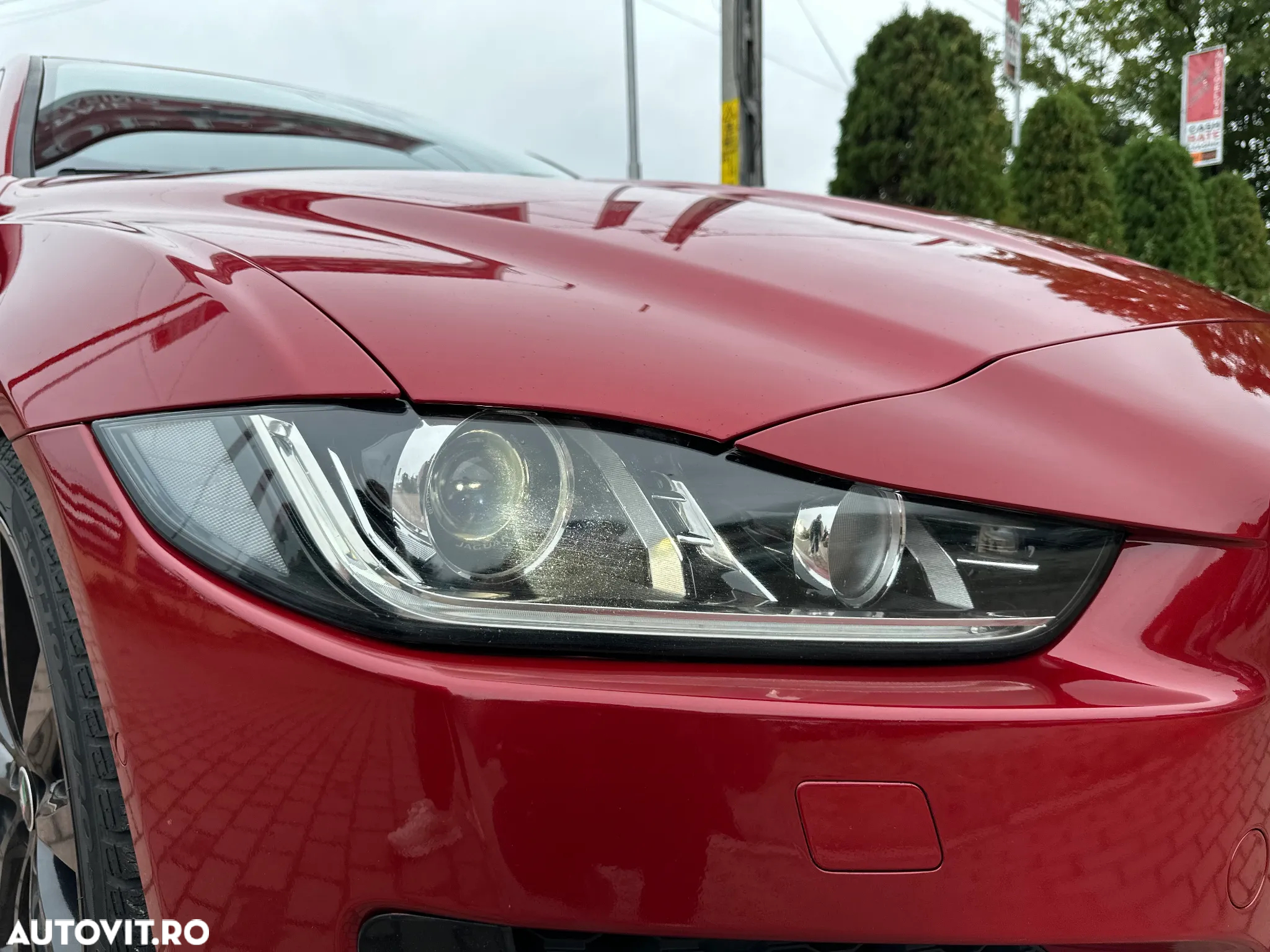Jaguar XE RWD S - 18
