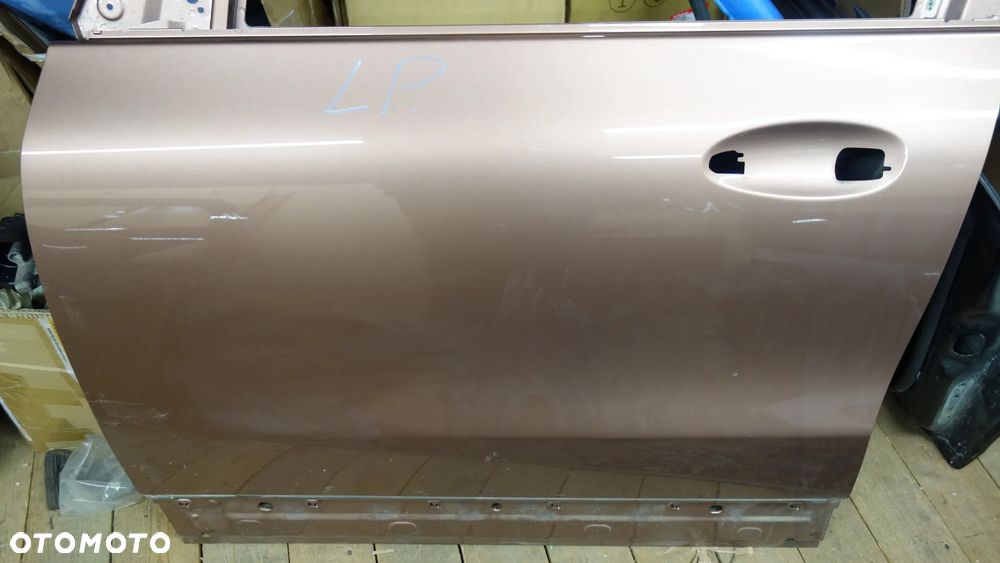 drzwi przód lewy mercedes W247 - 1