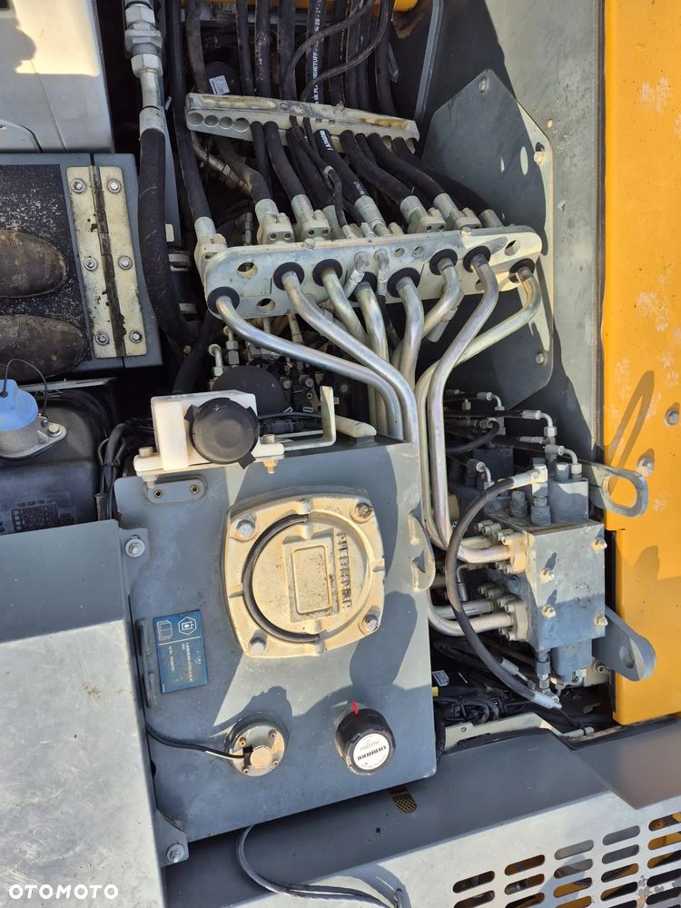 Liebherr A918 - 14