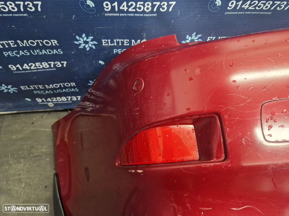 Parachoques traseiro usado LEXUS IS220D - 6