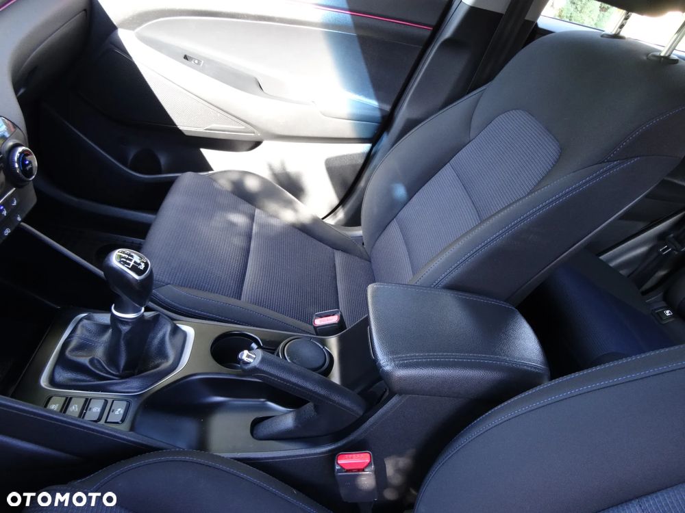 Hyundai Tucson 1.6 GDI BlueDrive Comfort 2WD - 17