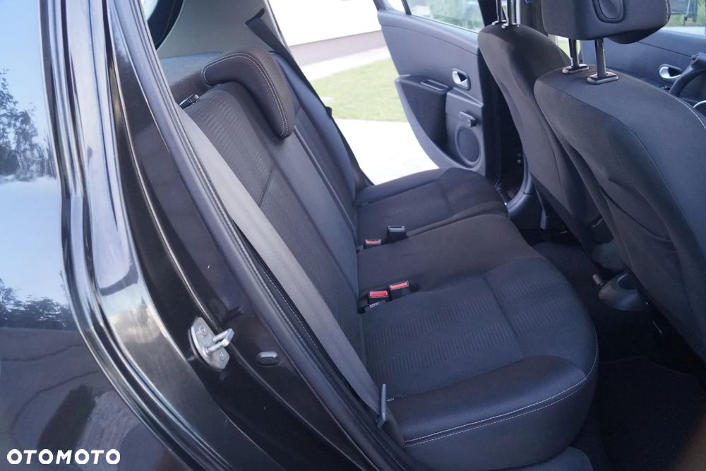 Renault Clio 1.2 16V 75 nightDay - 23