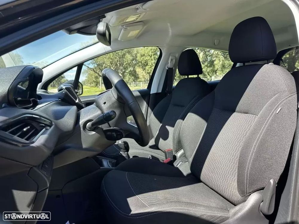 Peugeot 208 1.2 PureTech Active - 5