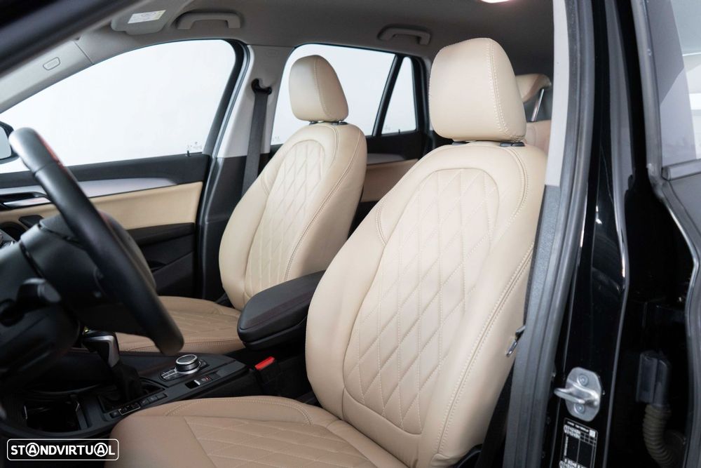 BMW X1 25 e xDrive Corporate Edition - 8