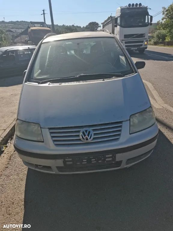 Dezmembrez Sharan - 3