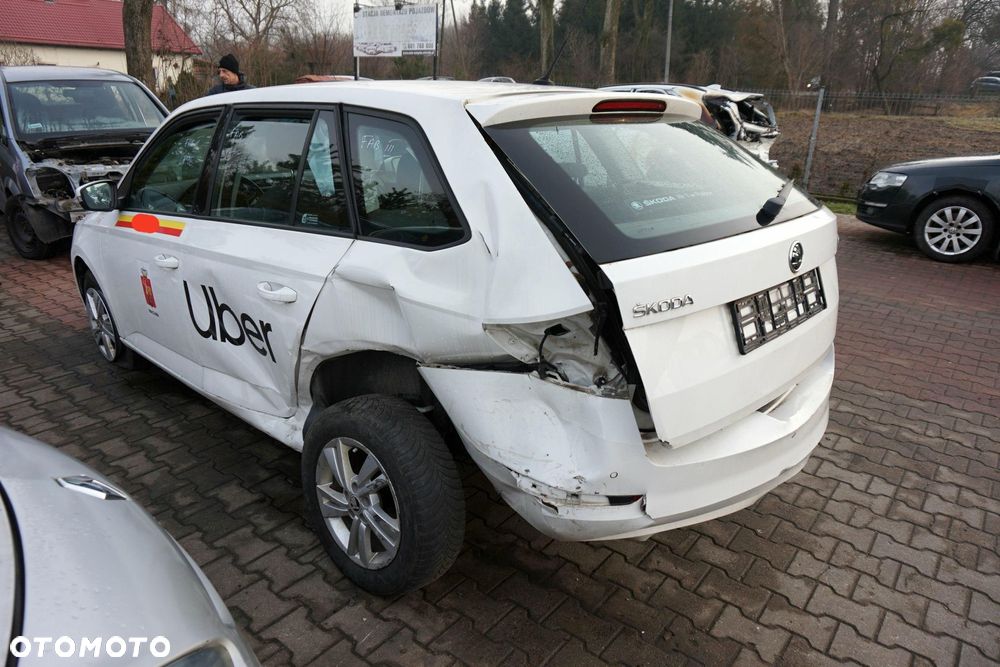 SKODA FABIA III NJ5 LIFT KOMBI 2018 LF9E 1.0 12V CHYB 75KM QAE BIAŁY na części - 3