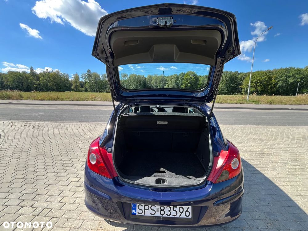 Opel Corsa 1.2 16V Cosmo - 19