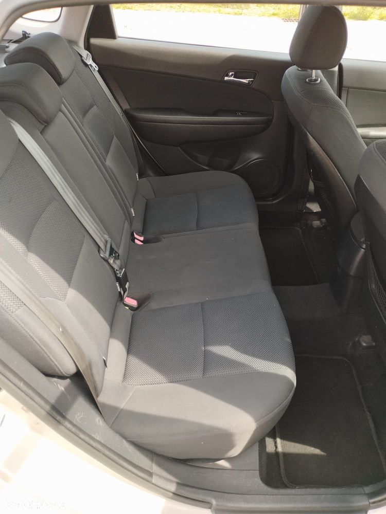 Hyundai i30 1.6 CRDi Comfort - 29