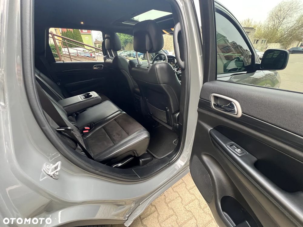 Jeep Grand Cherokee - 13