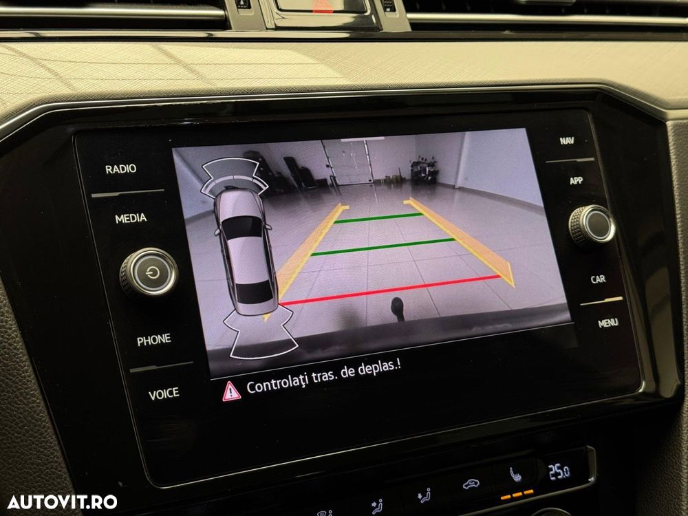 Volkswagen Passat - 13