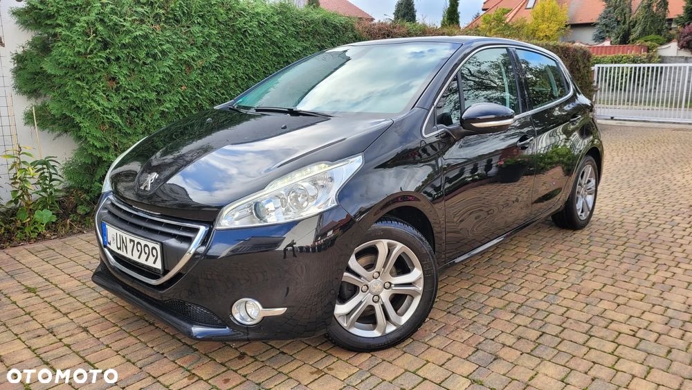 Peugeot 208 120 VTI Automatik Allure - 2