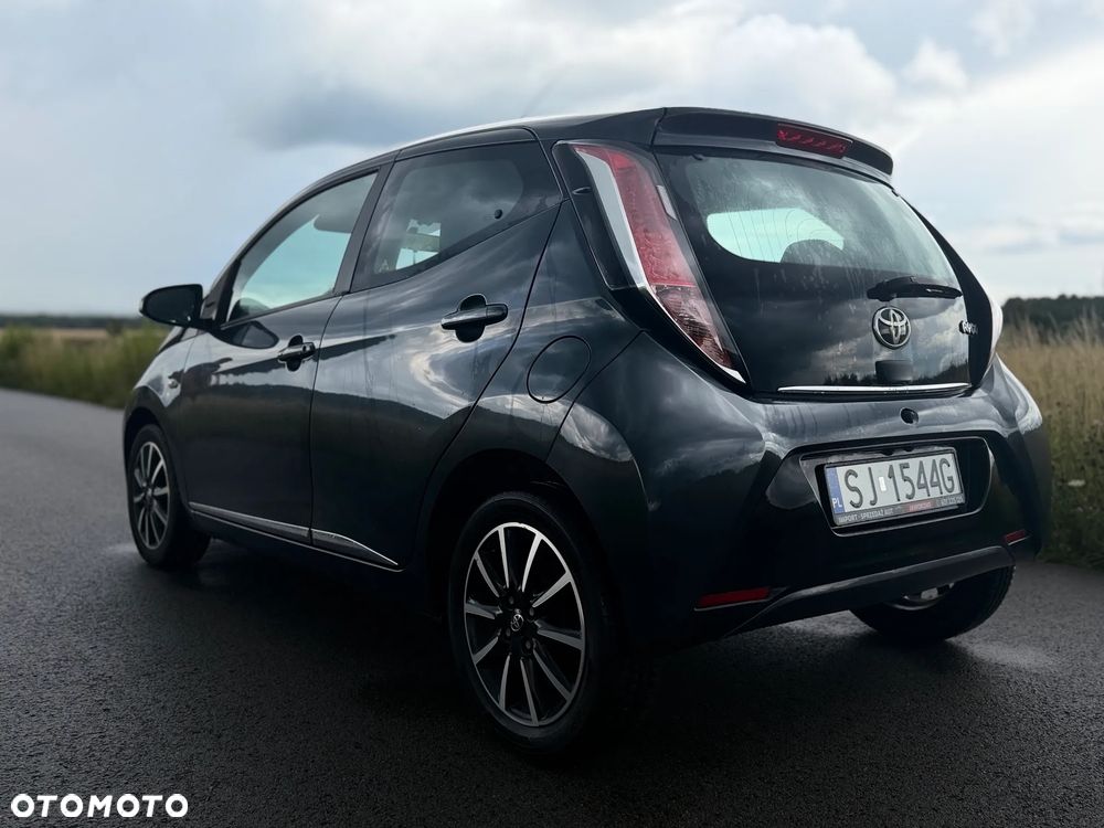 Toyota Aygo x-clusiv - 15