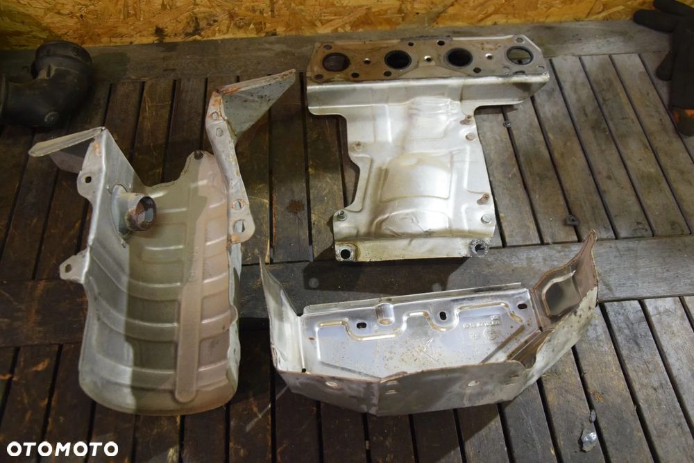 Osłona osłony katalizatora KOMPLET 1.4 1.6 VTi Peugeot 207 307 Citroen C3 C4 - 5