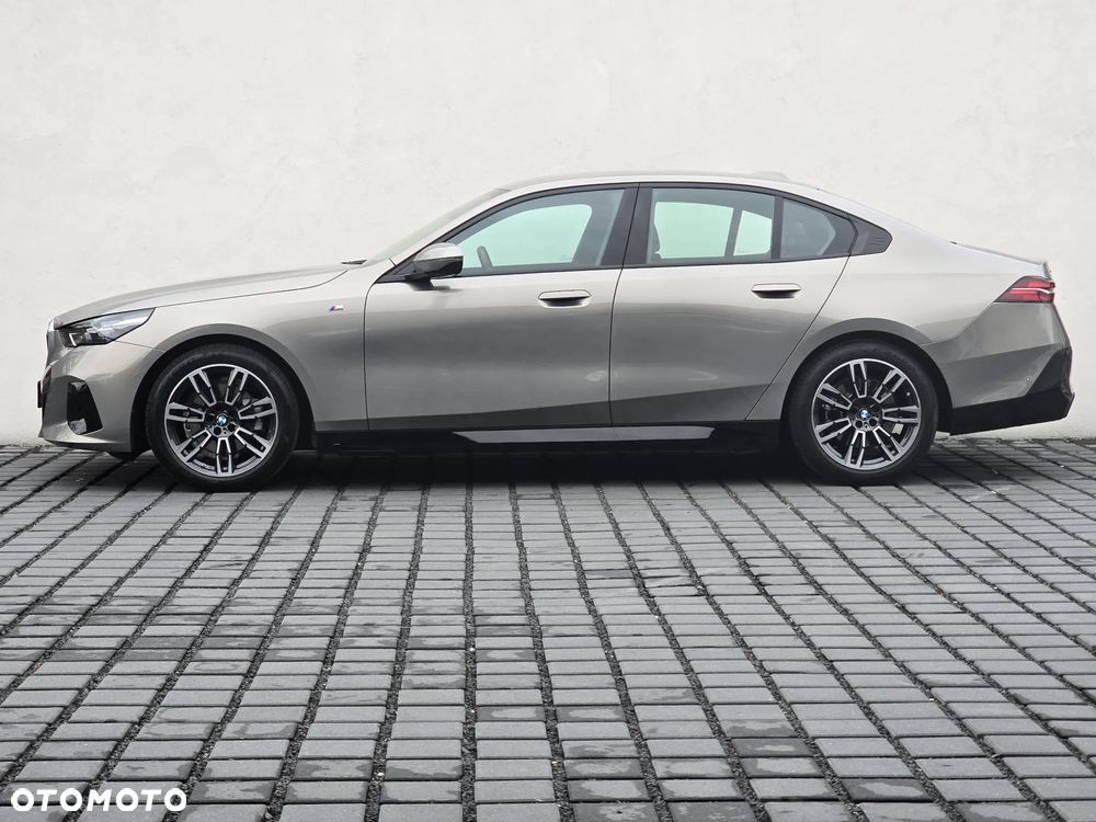 BMW Seria 5 520d xDrive - 4