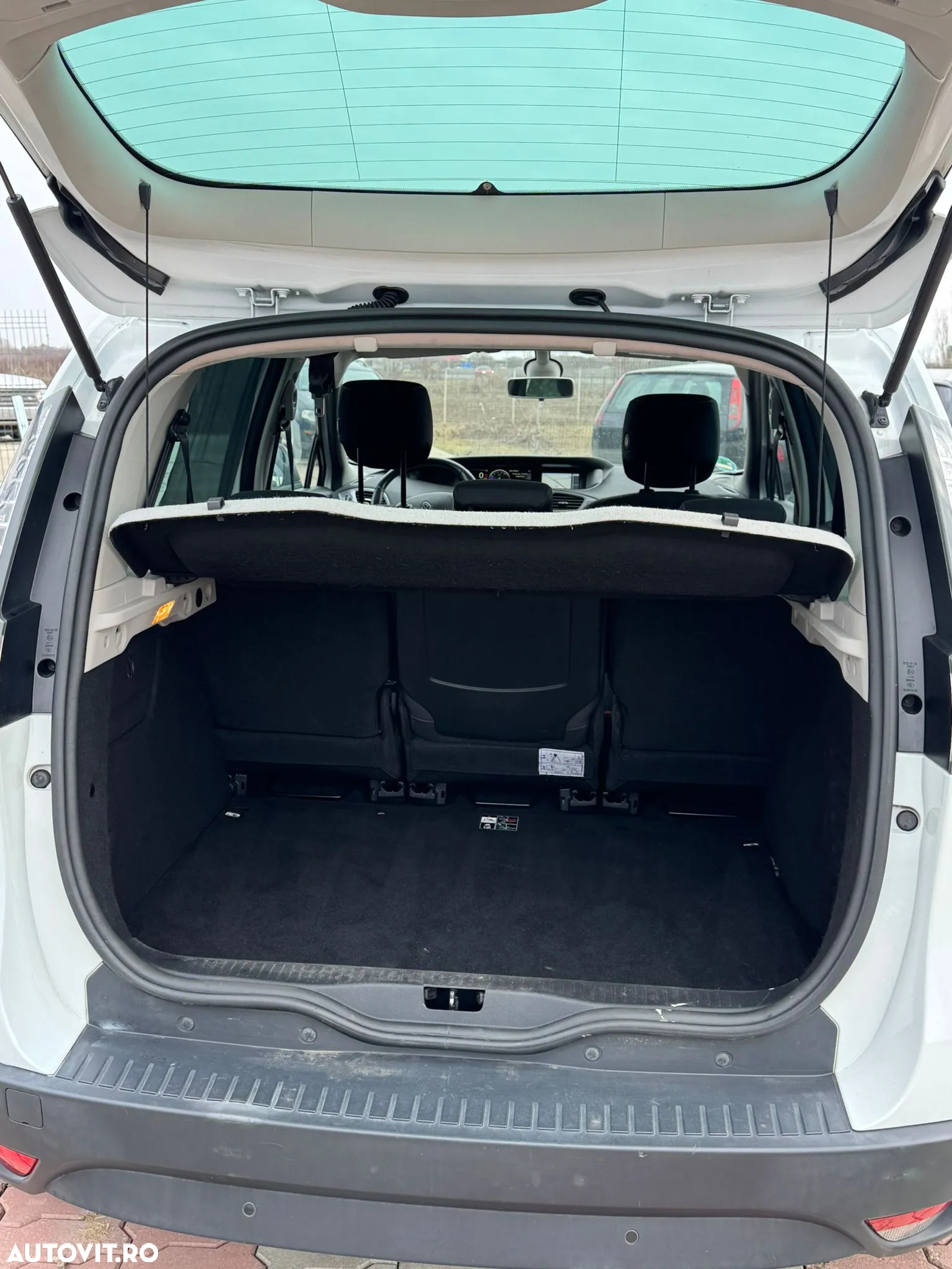 Renault Scenic ENERGY TCe 115 Bose Edition - 8