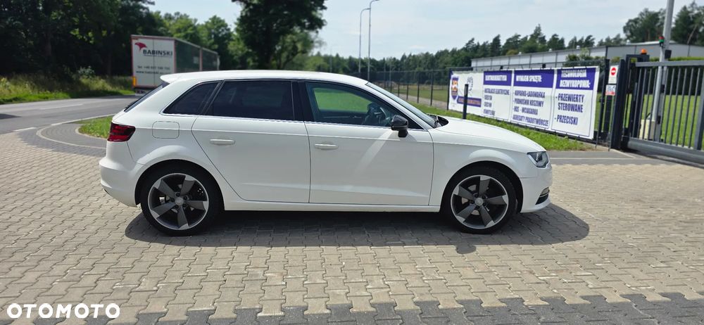 Audi A3 Sportback - 3