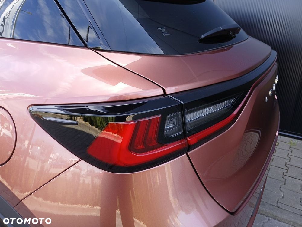 Lexus LBX 1.5 Hybrid Cool AWD - 28