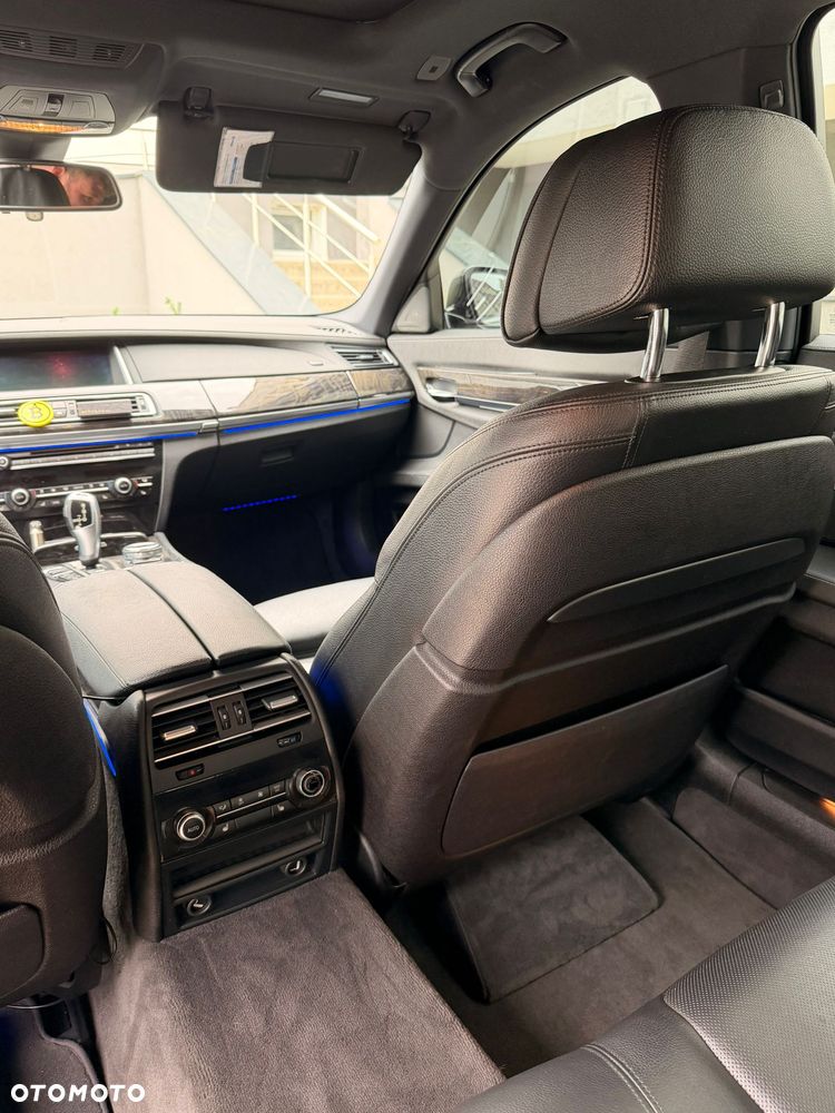BMW Seria 7 740Li - 14