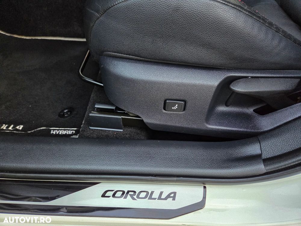 Toyota Corolla 1.8 Hybrid Business Edition - 29