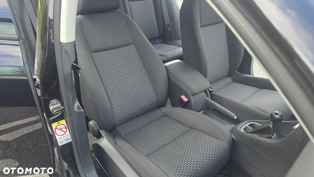 Volkswagen Golf 1.6 Team - 23