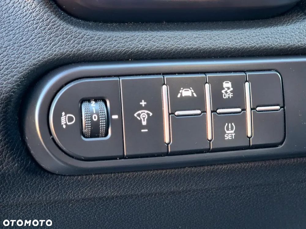 Kia Ceed - 10