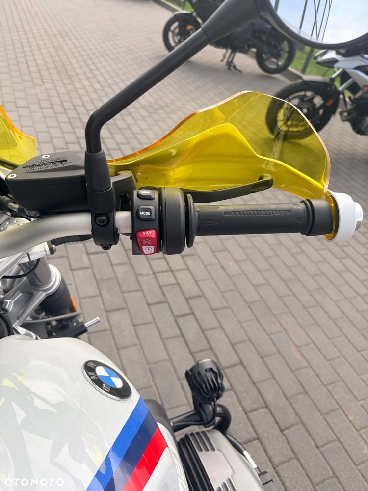 BMW R - 22
