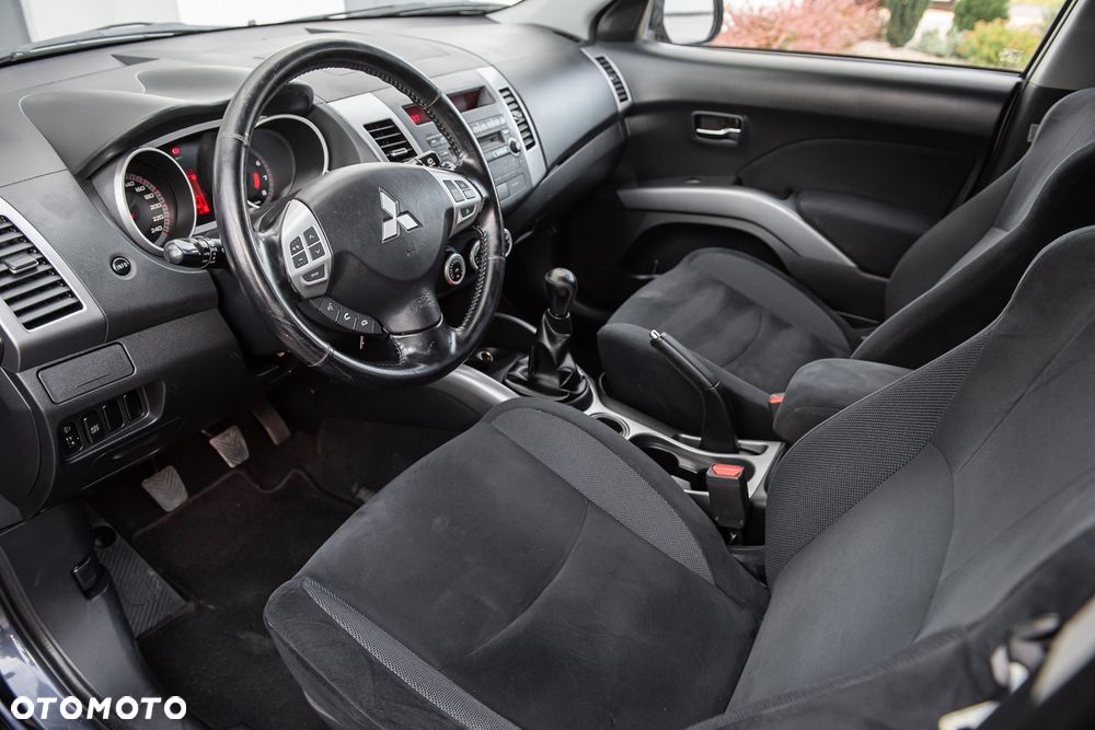 Mitsubishi Outlander - 15