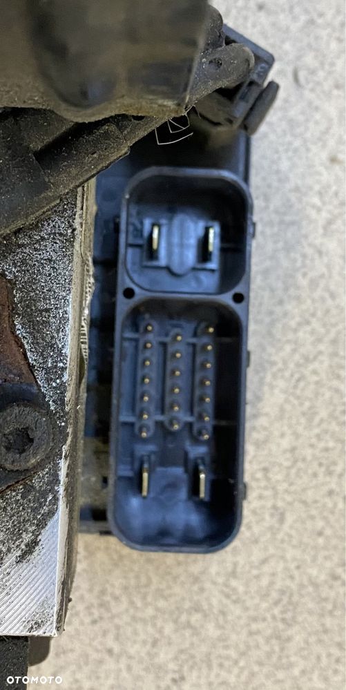 Jeep Cherokee Liberty pompa hamulcowa ABS 3.7 V6 - 4