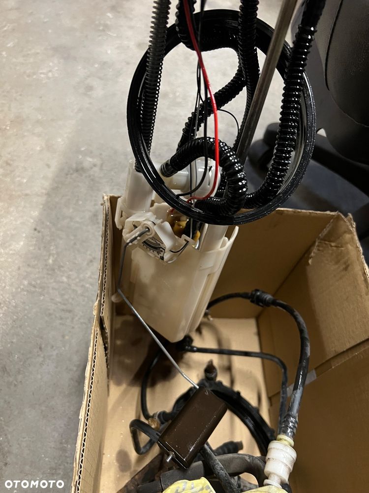 Pływak paliwa z pompą Nissan Navara d40 pathfinder r51 v6 3.0dci - 4