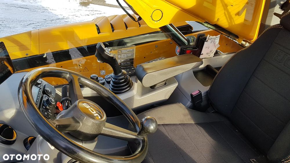 JCB 542-70 Agri Xtra 2020R - 18