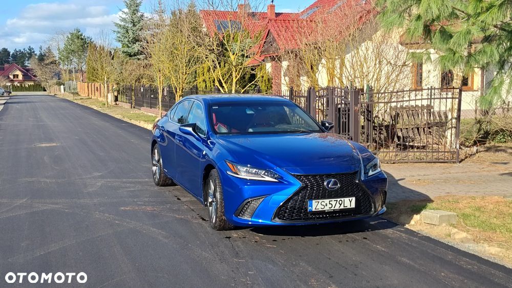 Lexus ES 300h F Sport - 2
