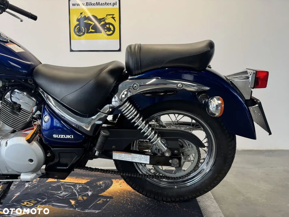 Suzuki Intruder - 26