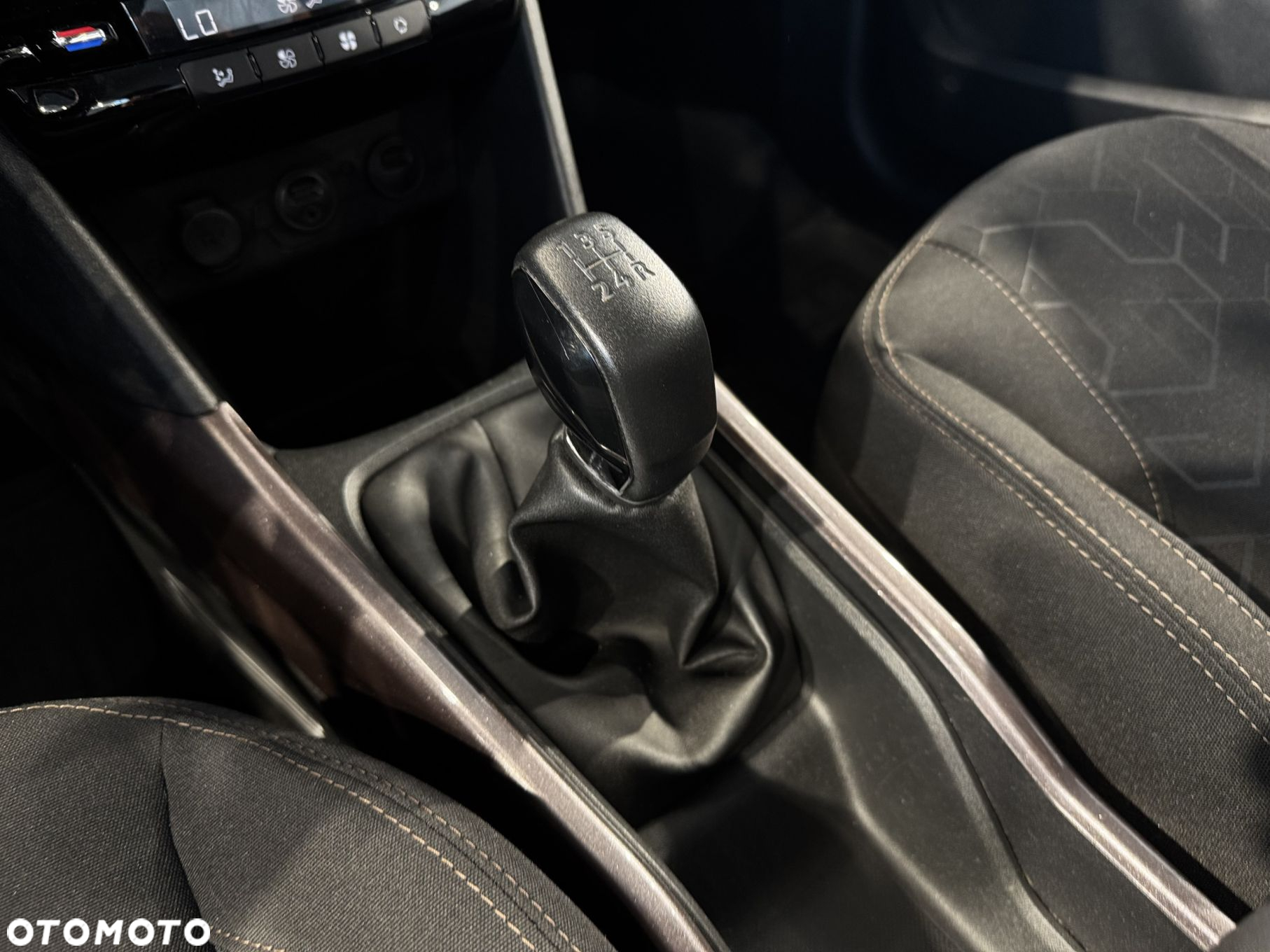 Peugeot 2008 - 23