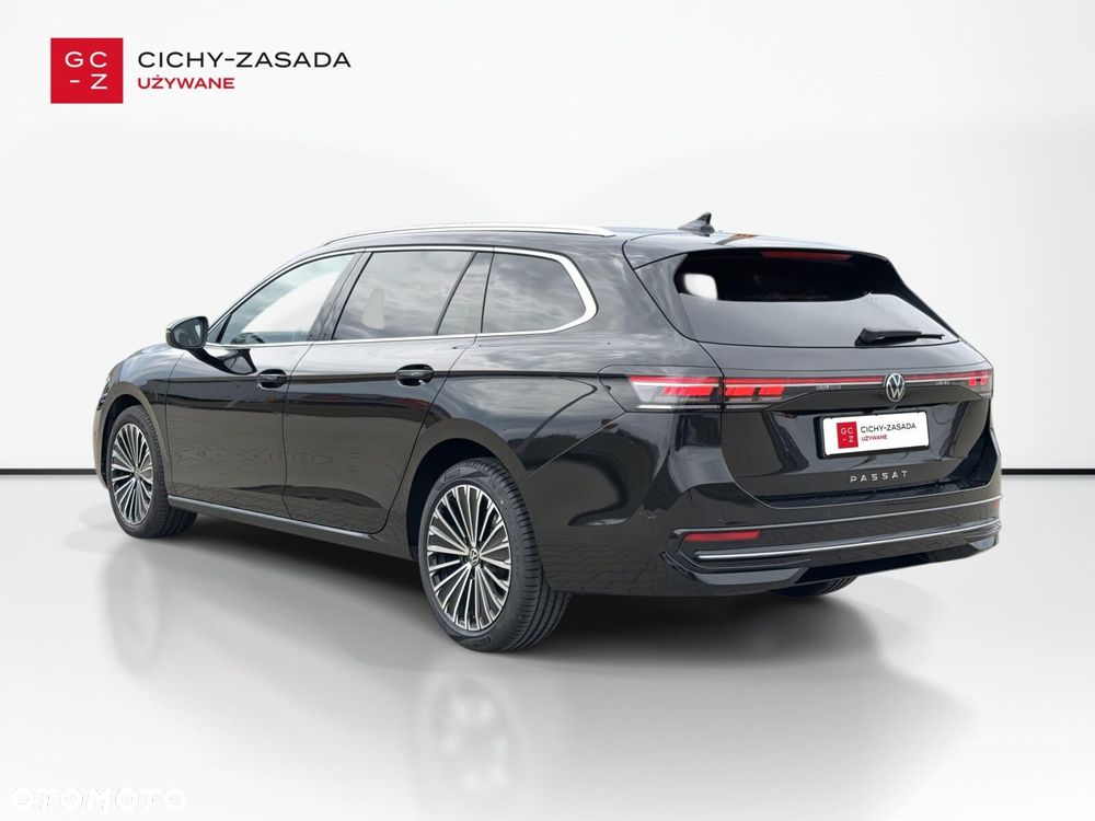 Volkswagen Passat Variant 2.0 TDI EVO Elegance DSG - 4