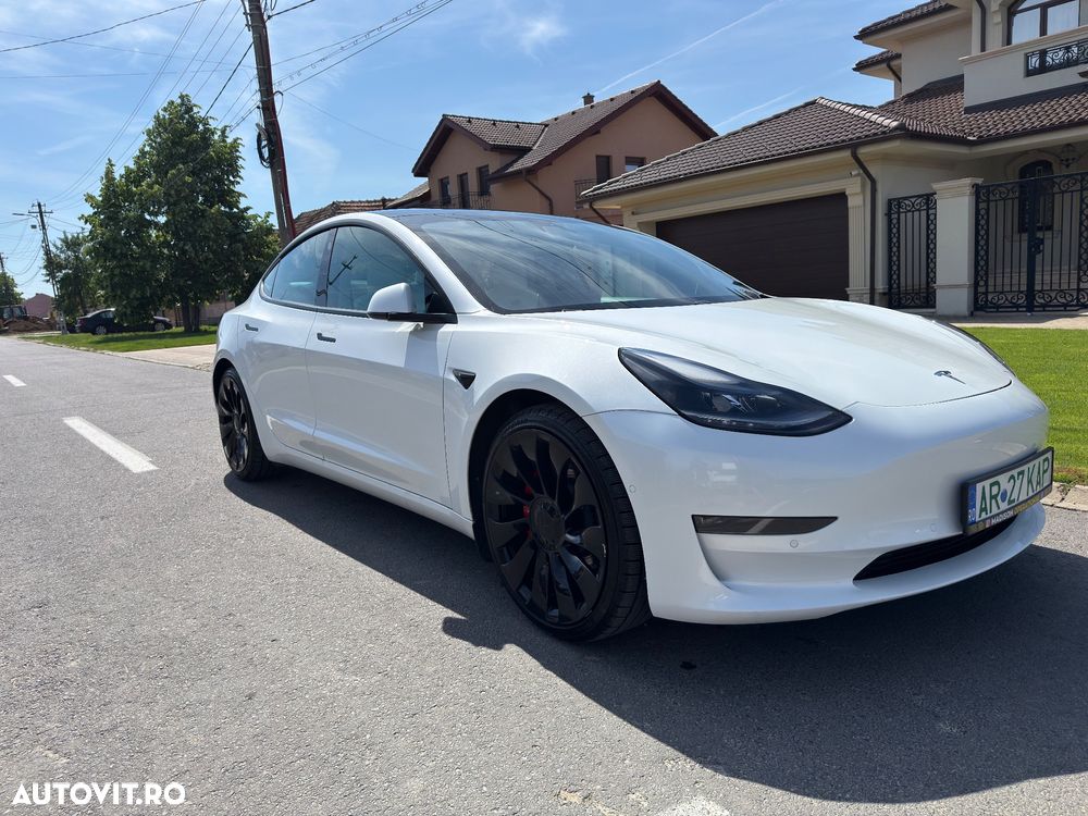 Tesla Model 3 Performance - 4
