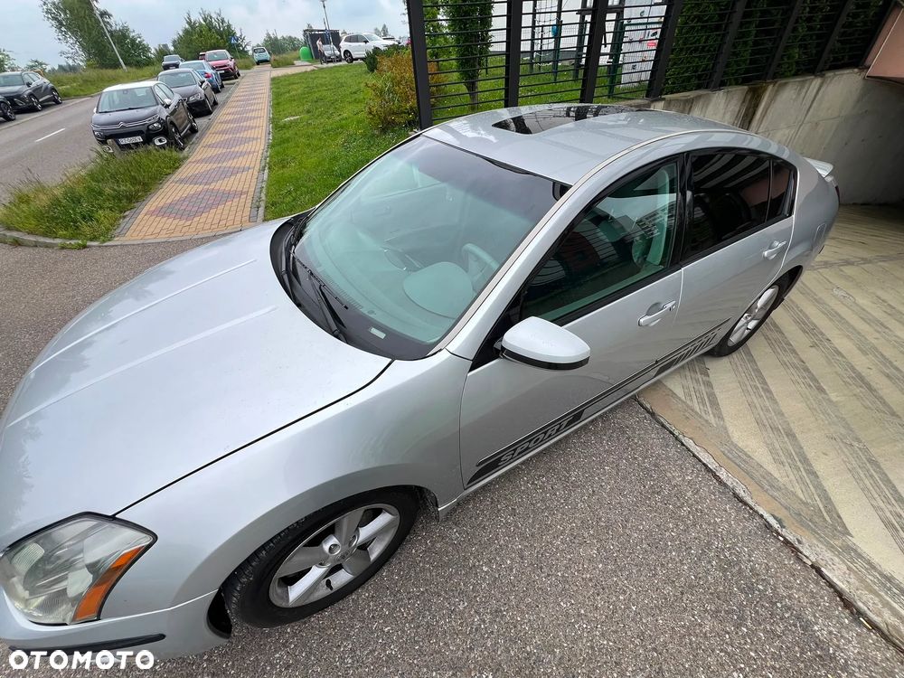 Nissan Maxima 3.5 SE - 13
